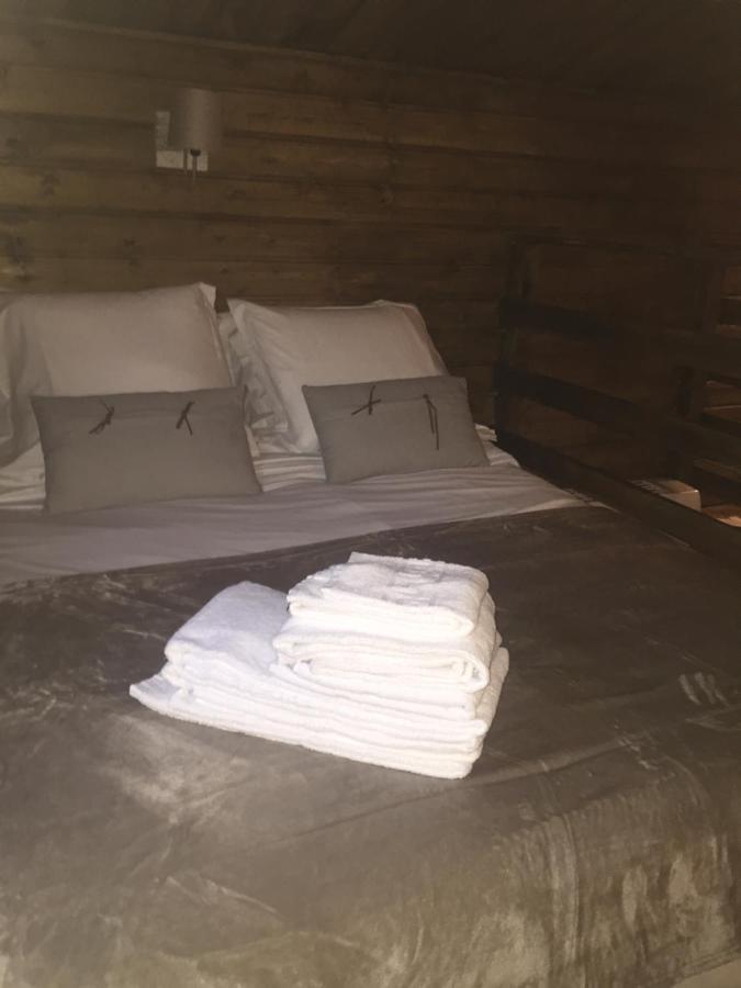 Gites Les Chalets Vezzani Spa Szoba fotó